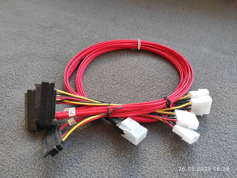 Кабель Mini SAS SFF-8087 to 4x SAS/SATA SFF-8482 +power, 1 метр