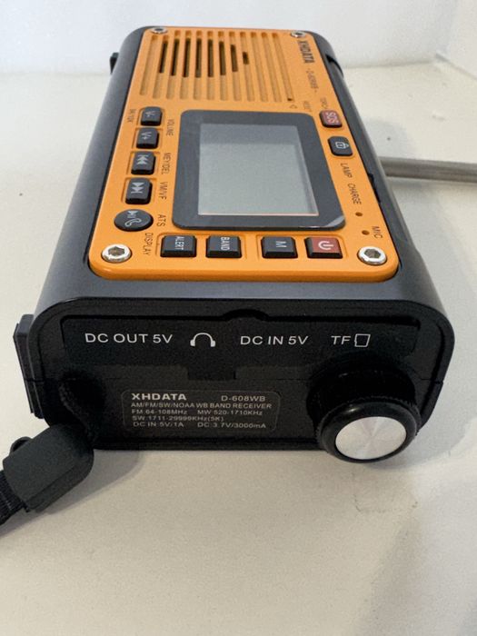 Radio XHDATA D-608WB- wielofunkcyjne radio z latarką i powerbank