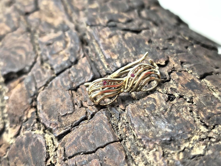 Złote kolczyki bordowa CYRKONIA BIGIEL PR:585 W:1,32G DŁ:1,6CM