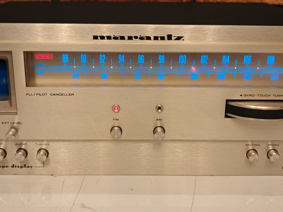 MARANTZ 2110 ! Kultowy tuner ! Stroi , gra / do naprawy