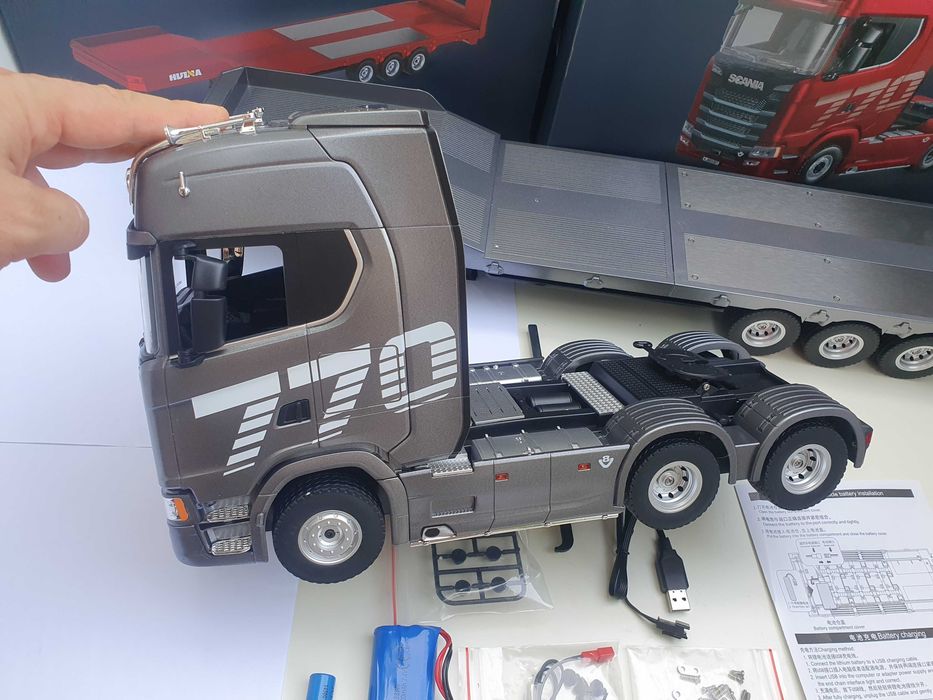 Ciągnik śiodlowy SCANIA 770+ platforma z windą sterowaną pilotem Super jakośc wykonania Swiatla i dzwięk Nowe nie używane