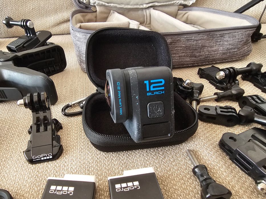 GoPro 12 Black + Acessórios