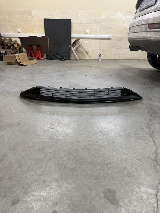 Нижня губа бампере