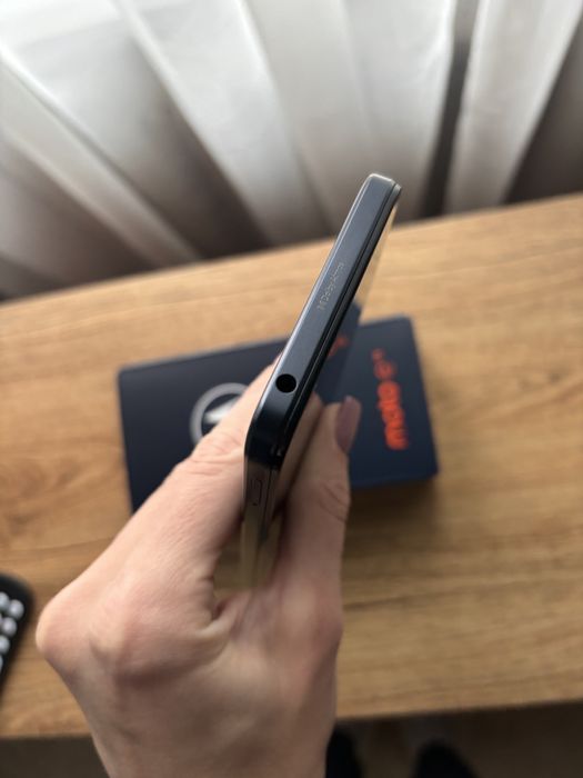 Продам телефон moto e13 2/64