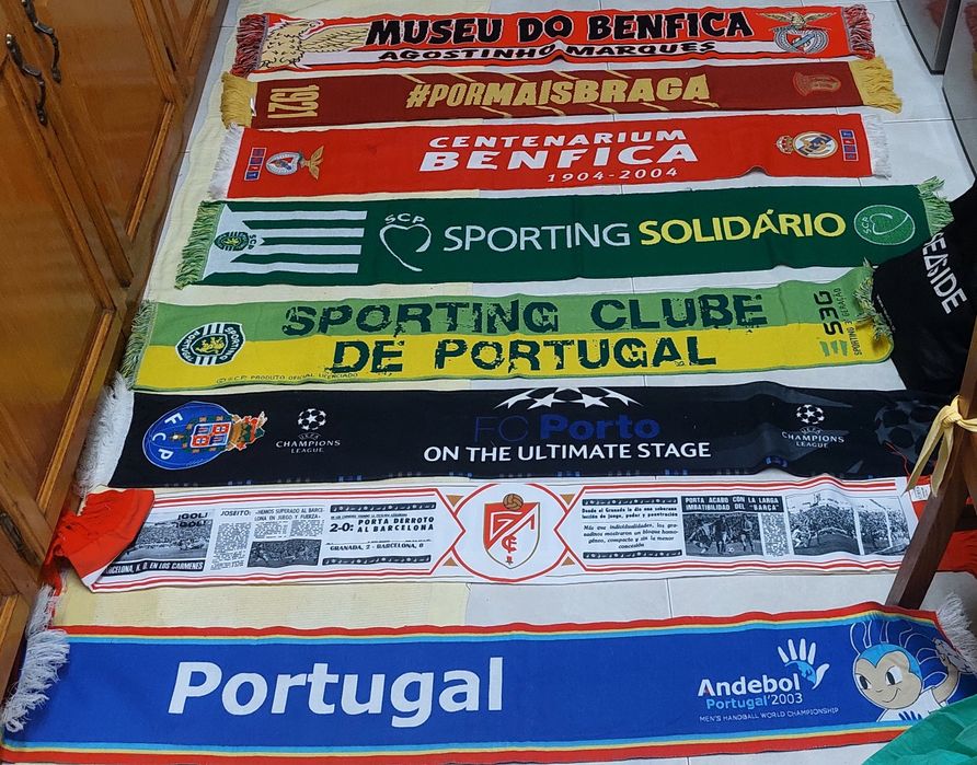 8 cachecois de Futebol.