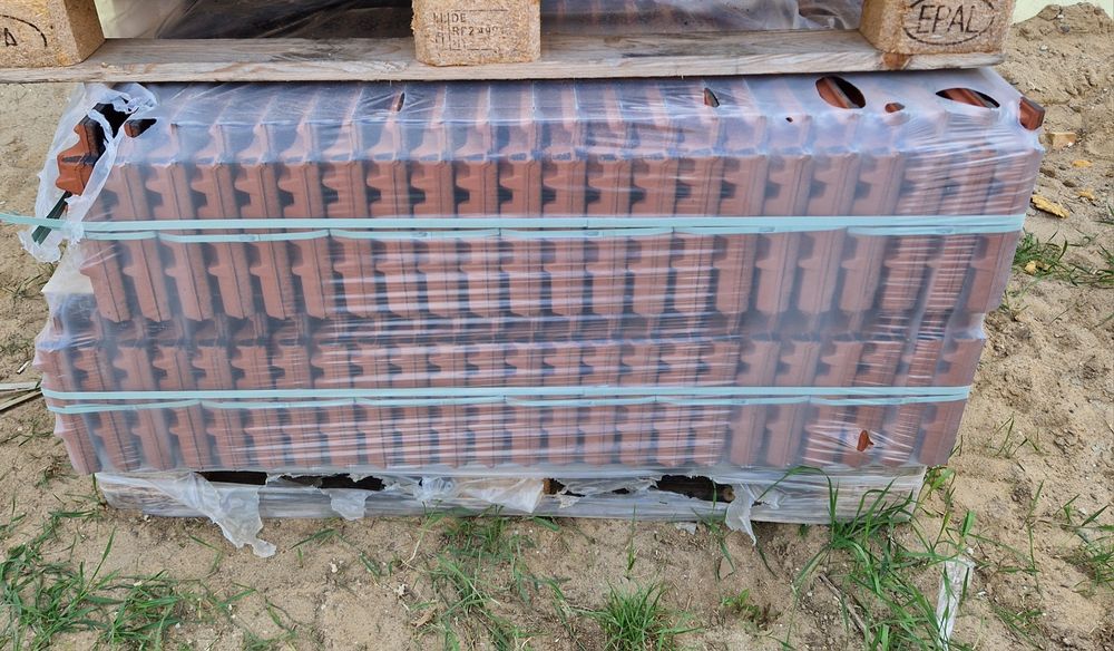 Dachówka CREATON DOMINO czarna angoba,  podstawowa i gąsior