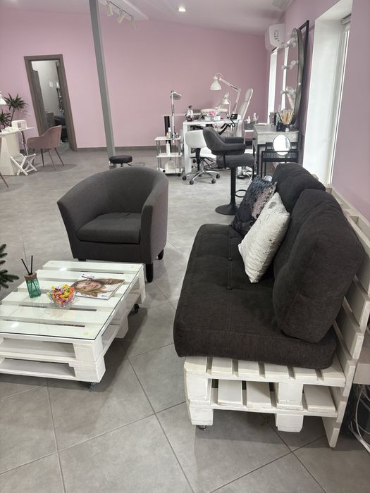 Продам стойку администратора и зону ожидания