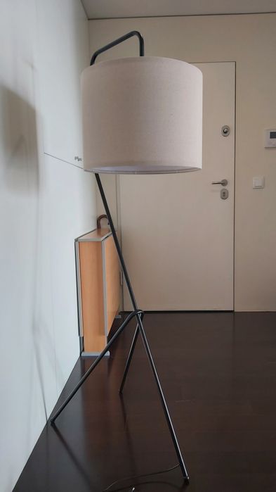 Candeeiro nunca usado.