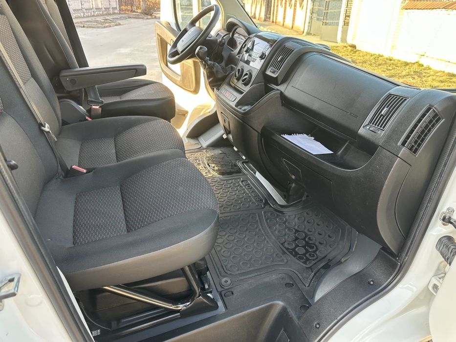 Пасажир 9 місний