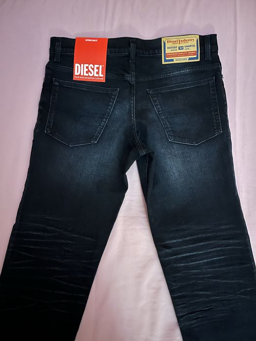 Wyprzedaż spodnie męskie Diesel.