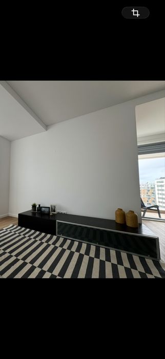 Movel de TV - Linhas Elegantes