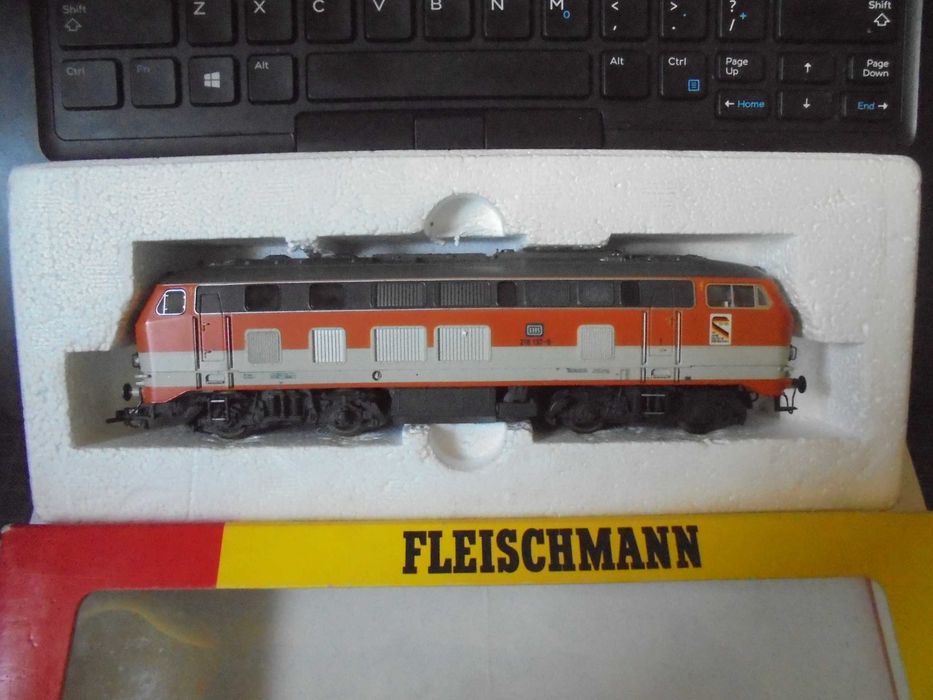 Fleischmann 4239 DB City-Bahn H0 1:87 BR 218 roco piko lima kolejka.