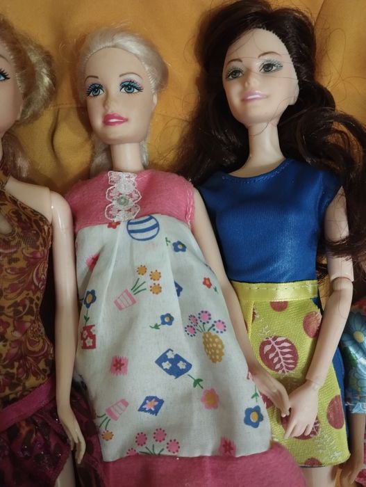 Куклы. Аналог Барби. Цены разные.