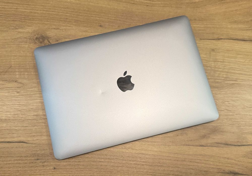  MacBook Air 13 2020 M1 16GB RAM 512GB SSD Silver