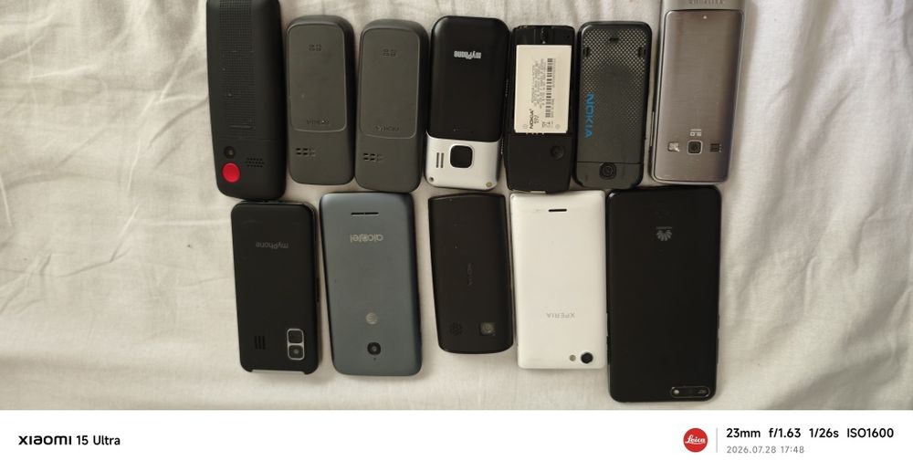 Zestaw 12 sprawnych telefonów