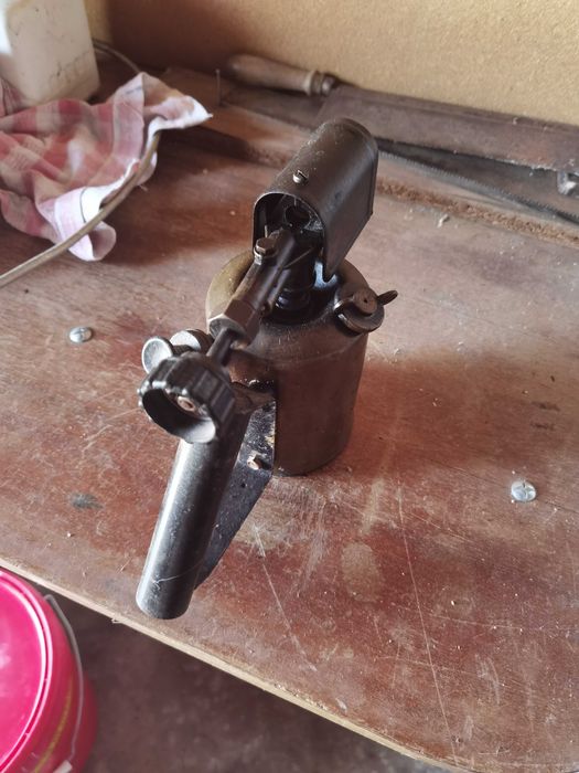 Maçarico antigo a Petróleo