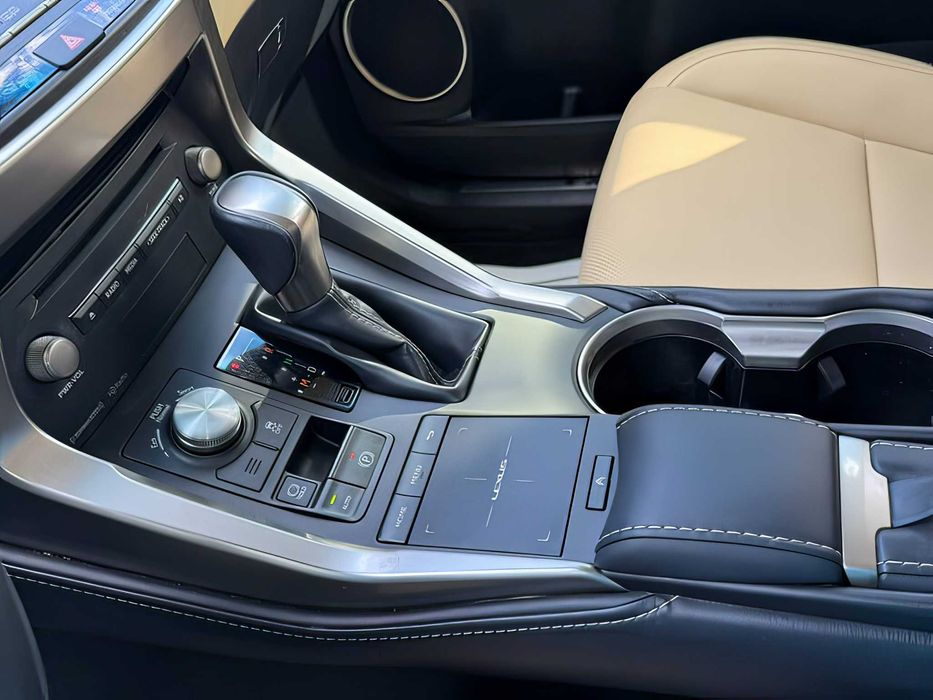 Lexus NX 300      2019