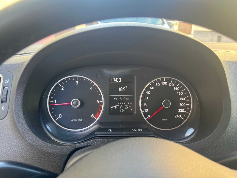 Volkswagen   Polo