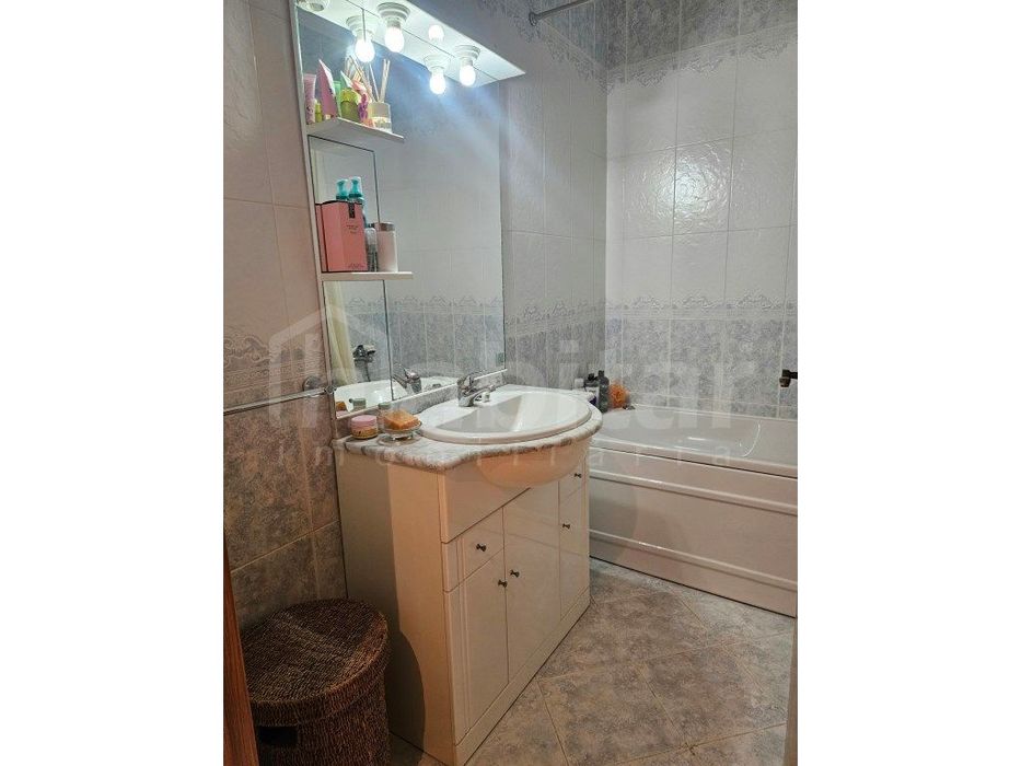 Apartamento T3 com 147 m², varandas, estacionamento e arrecadação