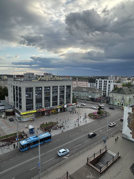подобова ,  оренда 2-3-4 кім.  квартира центр