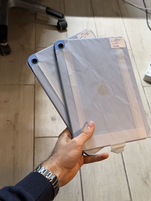 Apple iPad 11" 256GB Wi-Fi Blue 2025 (MD4H4)