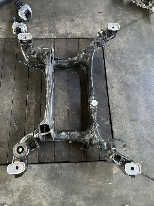 Подрамник підрамник подвеска Audi Q7 4M