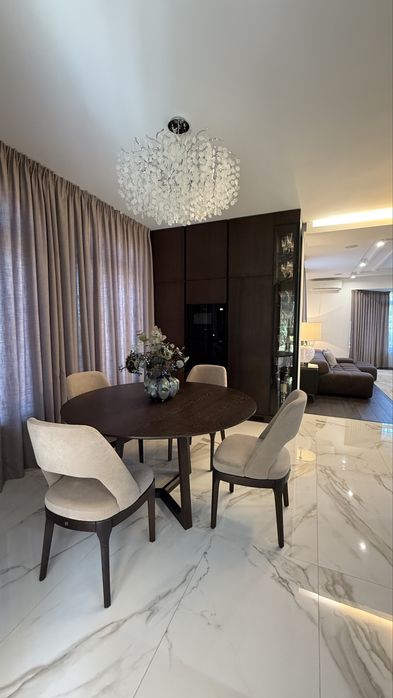 Будинок з басейном та гостьовим будинком в тихому місці Дмитрівка