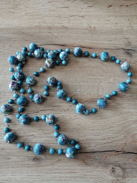 Długie niebieskie koraliki z srebra oprawa