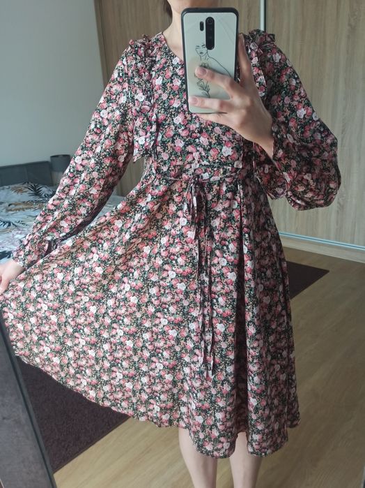 Sukienka w kwiaty