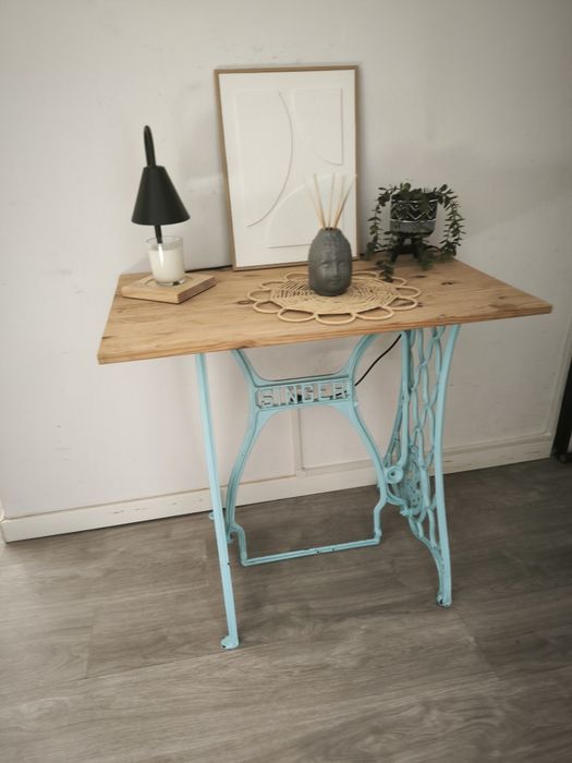Mesa de Apoio Estilo Industrial - Base Antiga Singer Reformada