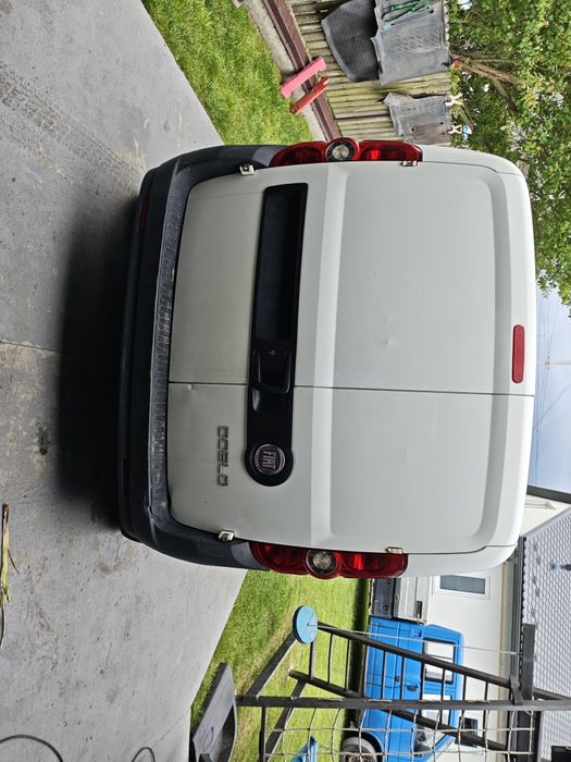 Fiat doblo 2010 рік 1.6 дизель після ДТП
