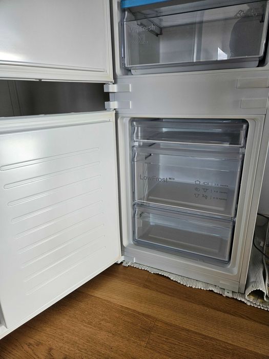 Frigorifico de encastre Bosch com pouco uso