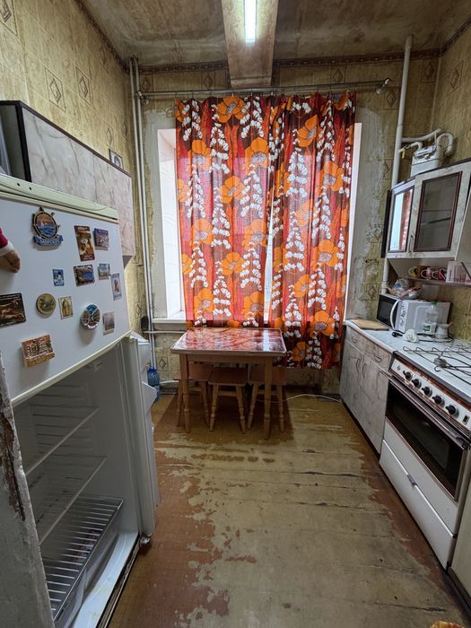 Продам 2 х ком квартиру.Героев Харькова 124