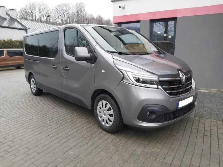 Wynajem busów osobowych