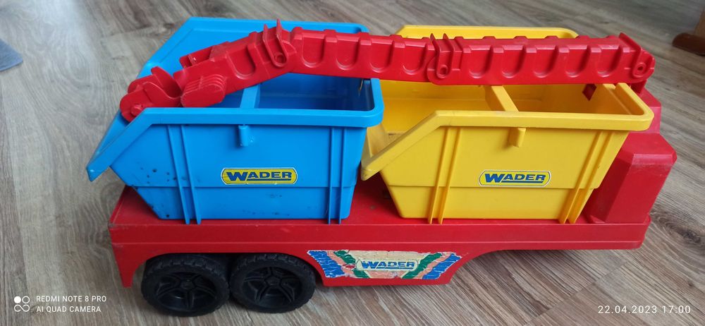 Naczepa auta Wader