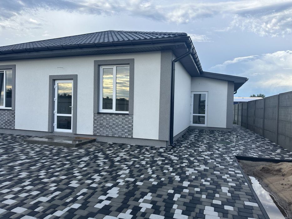 Продам окремий будинок 105 м.кв., 7,5 соток  - 75000 $