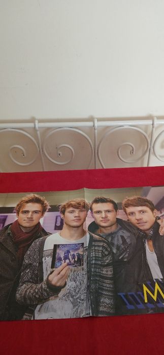 Poster Rihanna/Mcfly, com defeito