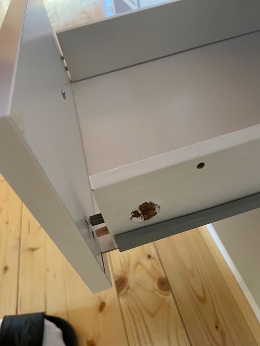 Estante da Ikea com gavetas