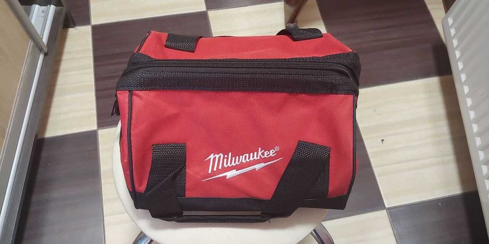 Milwaukee M18 2691-22 набір шуруповертів