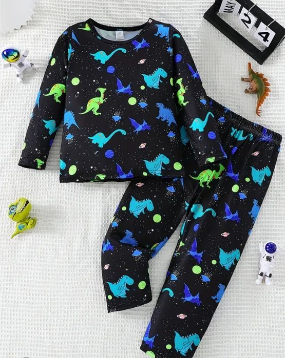 Продам піжаму на хлопчика 5-6 років