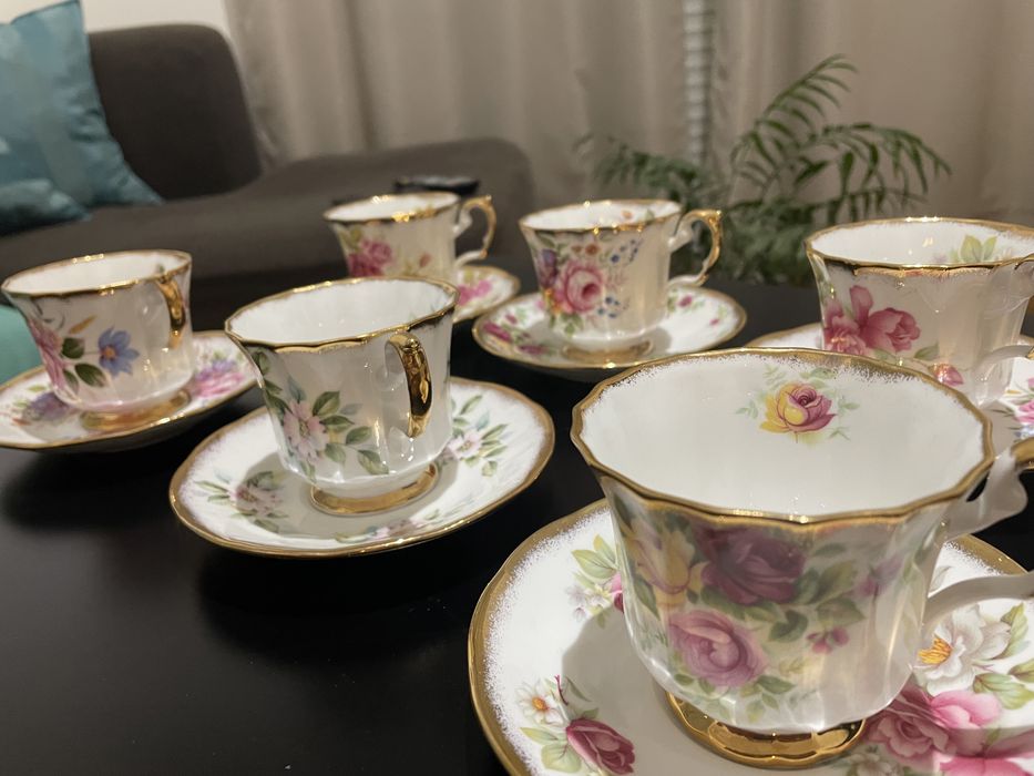 Chavenas de cha Elizabethan Staffordhire