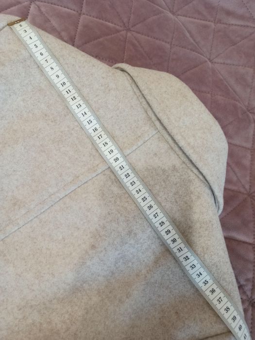 Жіноче  нове весняне пальто бежевого кольору