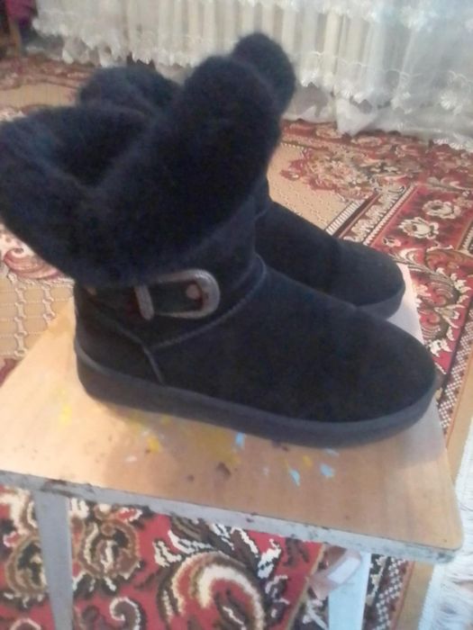 Продам угги для девочки