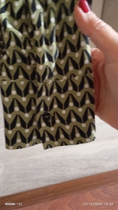 Camisa nova Zara tamanho XS em verde,preto e branco