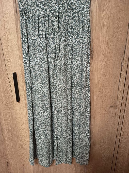 Sukienka midi Cropp w drobne kwiatki / rozmiar XS