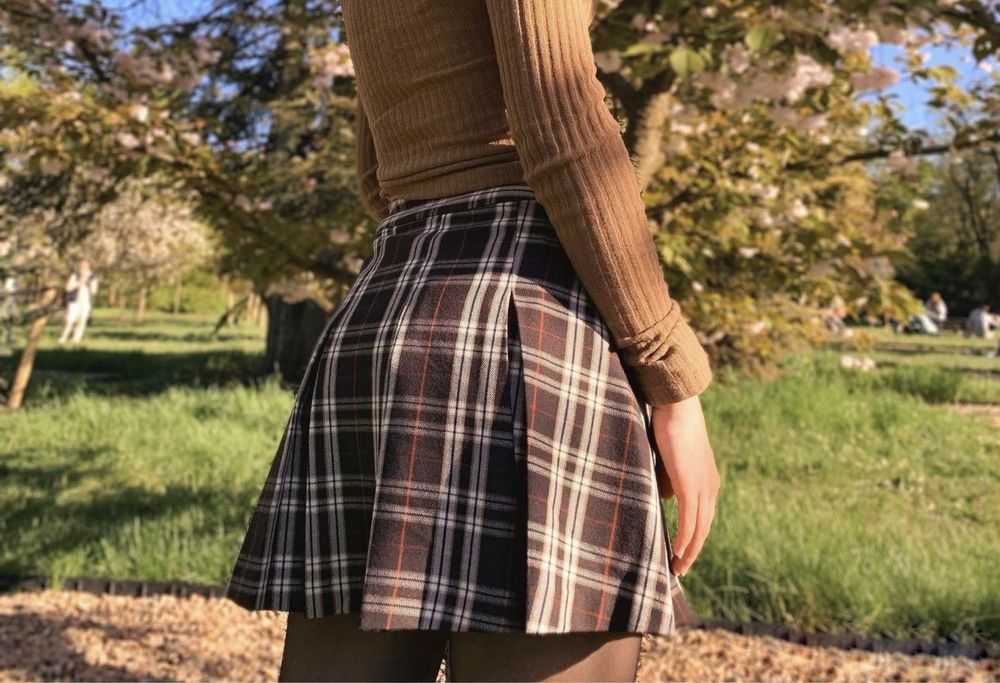 Spódnica w kształcie klatki