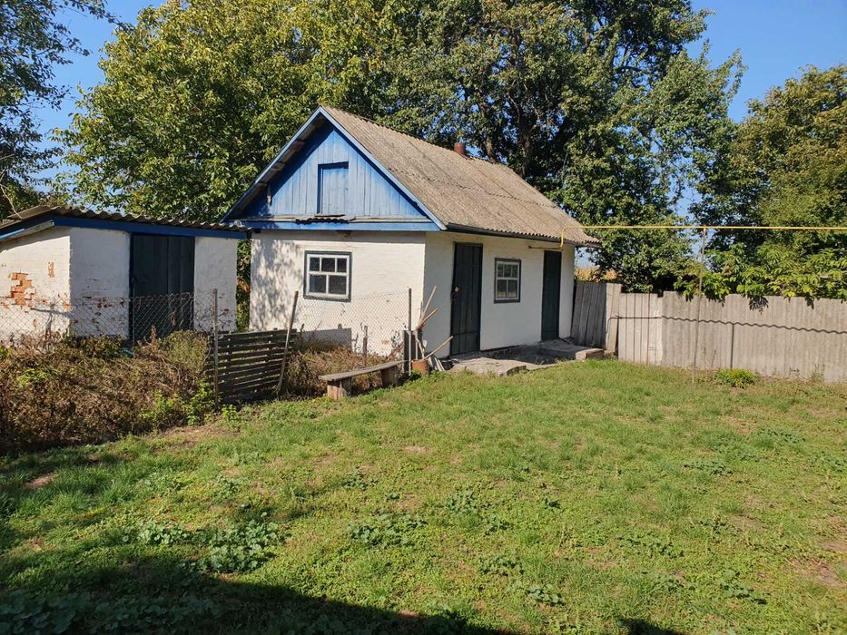 Продаж будинку в селі