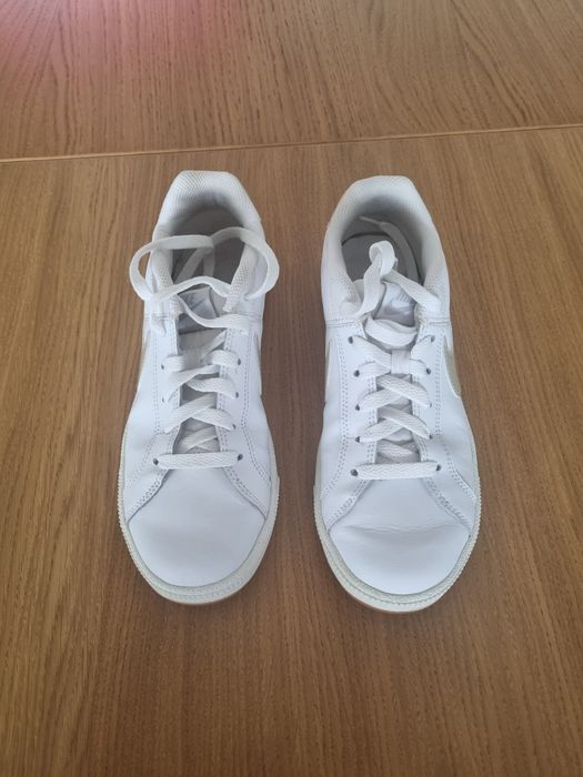 Ténis Nike 39 brancos