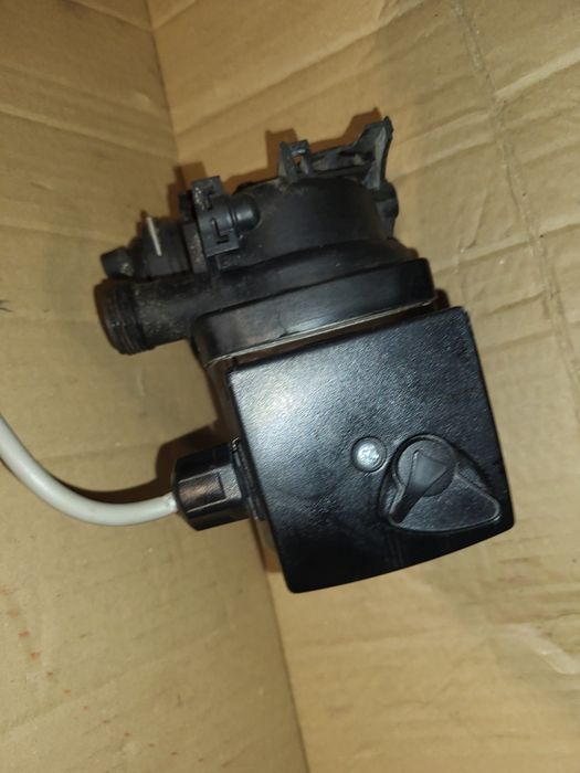 Grundfos UPS15-50 CESA02 pompa obiegowa używana