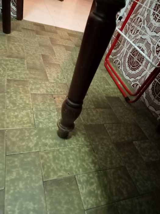 Mesa de cozinha  com 3 cadeiras